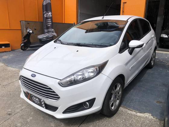 FORD FIESTA 1.6 SE HATCH 16V FLEX 4P POWERSHIFT